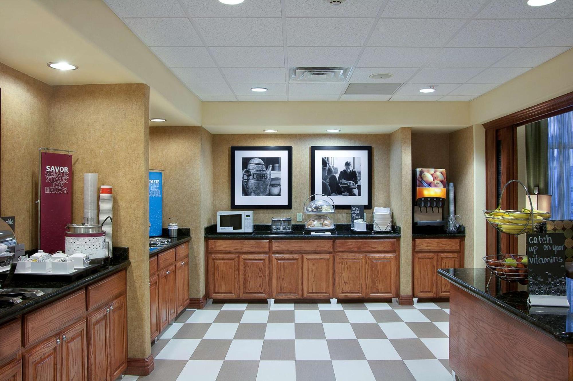 Hampton Inn And Suites-Brownsville Exterior photo